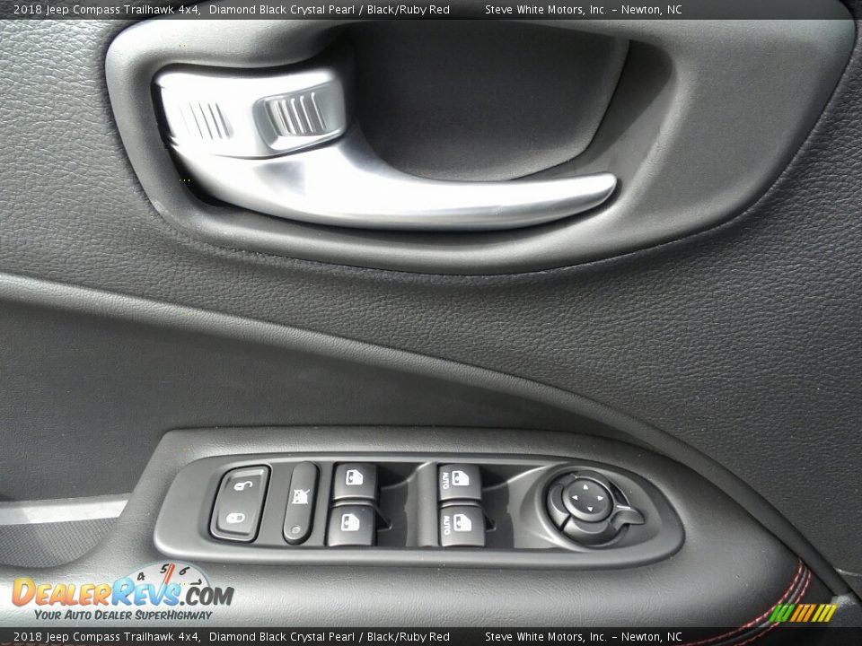 2018 Jeep Compass Trailhawk 4x4 Diamond Black Crystal Pearl / Black/Ruby Red Photo #15