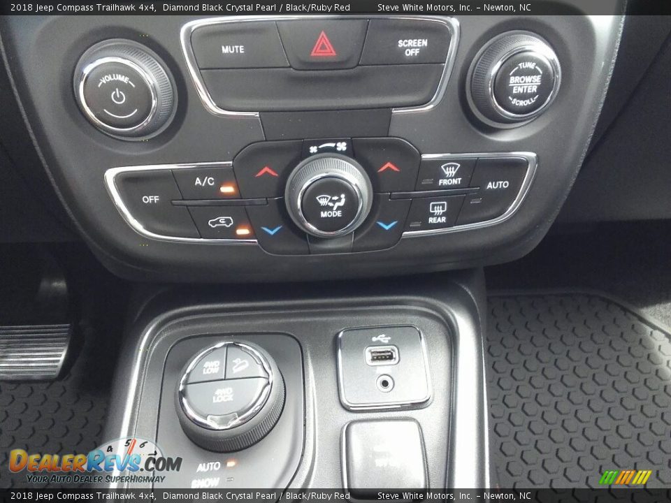 2018 Jeep Compass Trailhawk 4x4 Diamond Black Crystal Pearl / Black/Ruby Red Photo #26