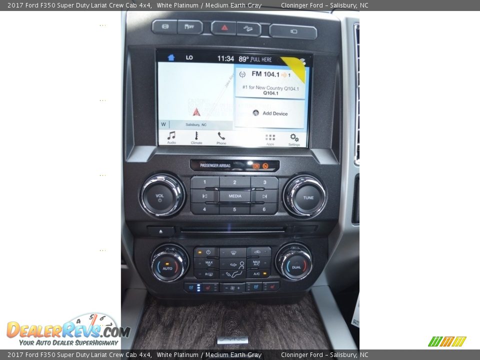 2017 Ford F350 Super Duty Lariat Crew Cab 4x4 White Platinum / Medium Earth Gray Photo #12