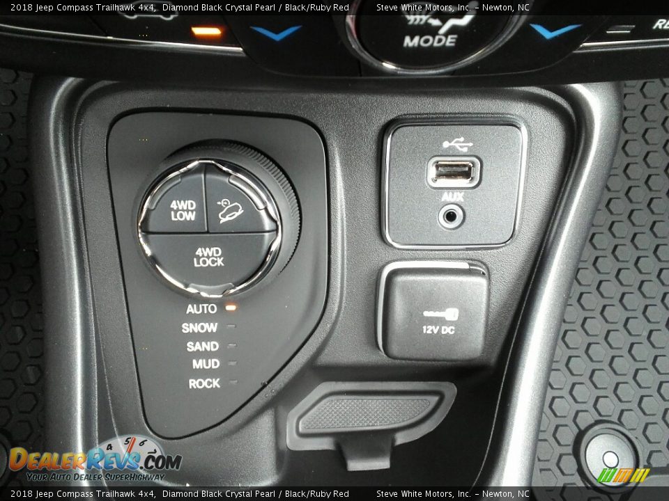 2018 Jeep Compass Trailhawk 4x4 Diamond Black Crystal Pearl / Black/Ruby Red Photo #27