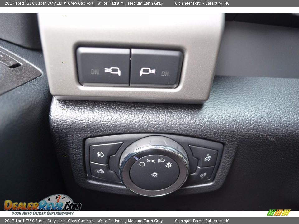 2017 Ford F350 Super Duty Lariat Crew Cab 4x4 White Platinum / Medium Earth Gray Photo #23