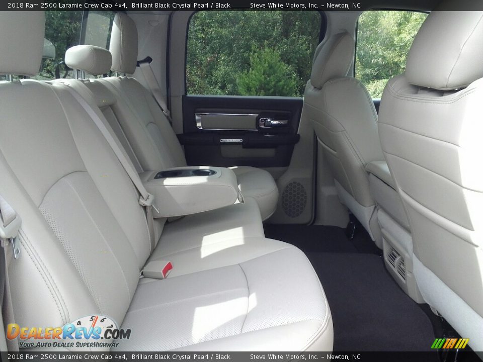2018 Ram 2500 Laramie Crew Cab 4x4 Brilliant Black Crystal Pearl / Black Photo #12