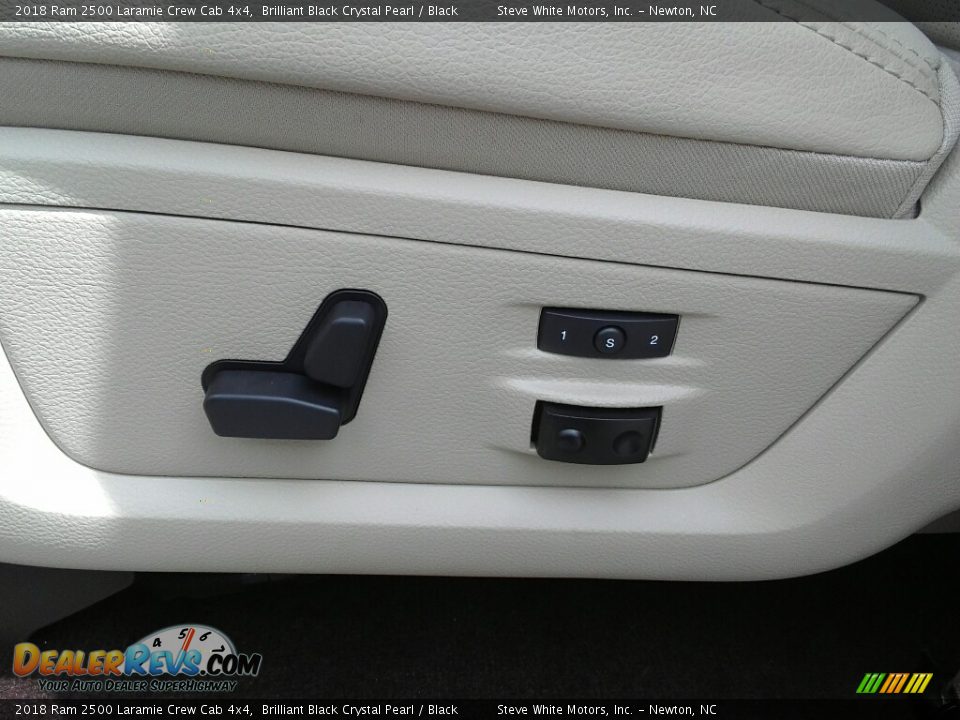 2018 Ram 2500 Laramie Crew Cab 4x4 Brilliant Black Crystal Pearl / Black Photo #32