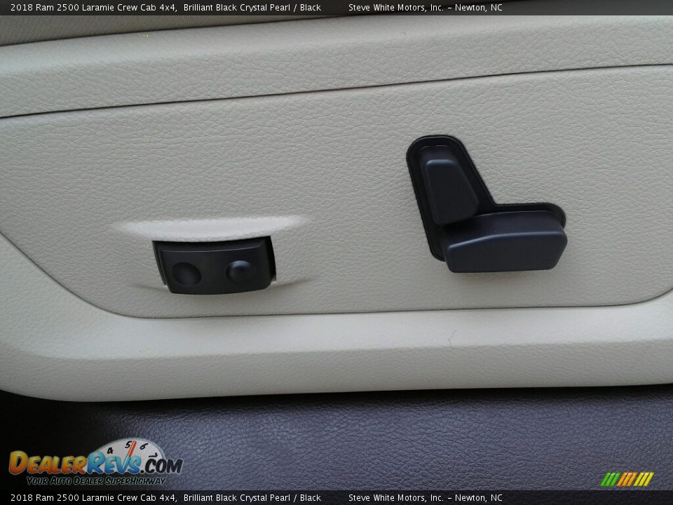 2018 Ram 2500 Laramie Crew Cab 4x4 Brilliant Black Crystal Pearl / Black Photo #33