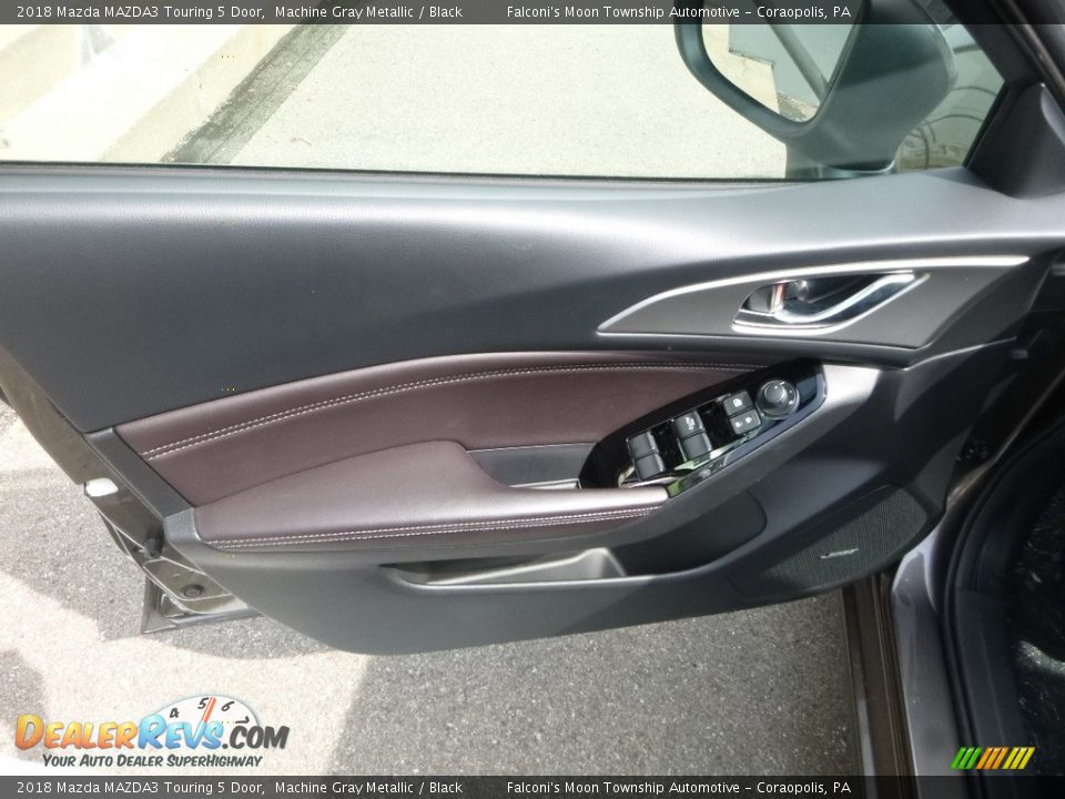 2018 Mazda MAZDA3 Touring 5 Door Machine Gray Metallic / Black Photo #10