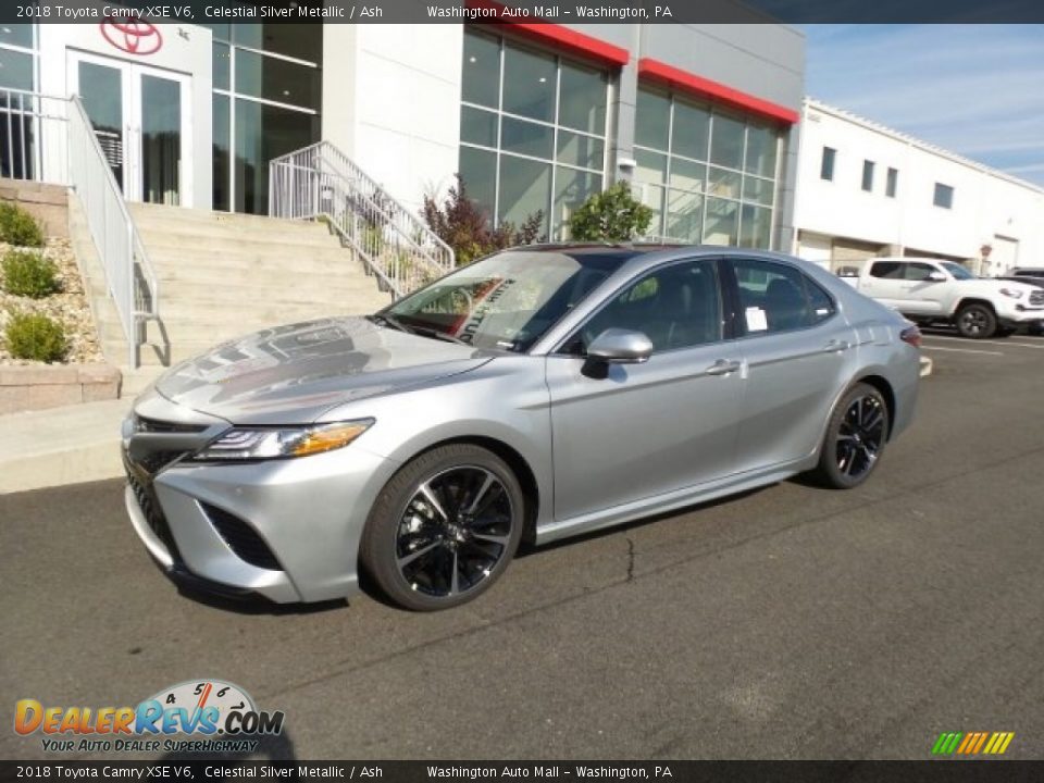 Front 3/4 View of 2018 Toyota Camry XSE V6 Photo #5