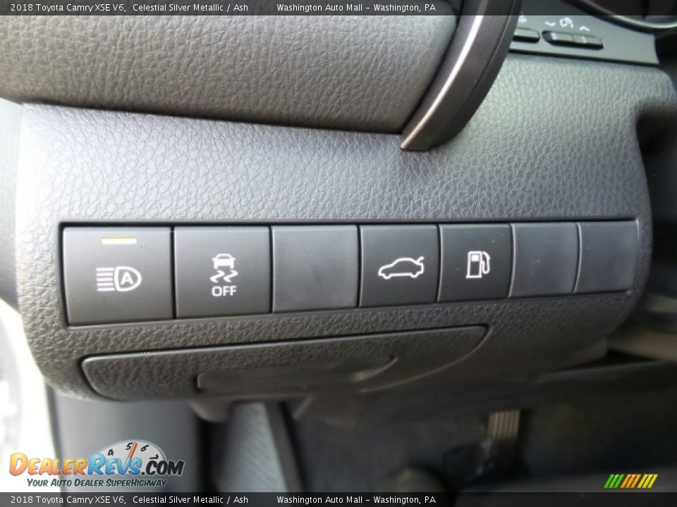 Controls of 2018 Toyota Camry XSE V6 Photo #16