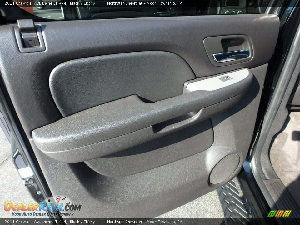 2011 Chevrolet Avalanche LT 4x4 Black / Ebony Photo #23