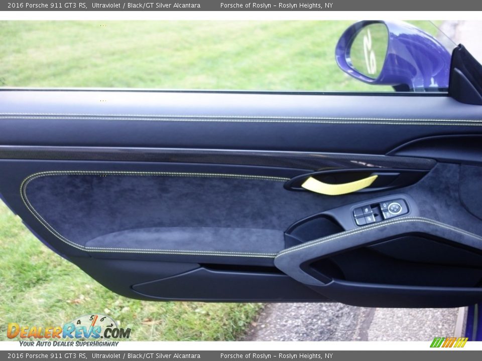 Door Panel of 2016 Porsche 911 GT3 RS Photo #18