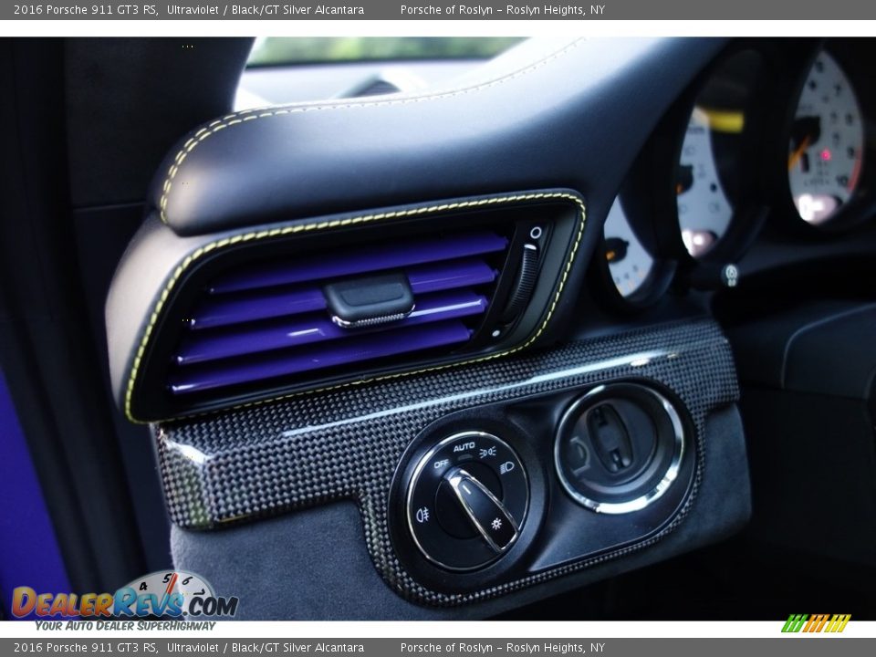 Controls of 2016 Porsche 911 GT3 RS Photo #26