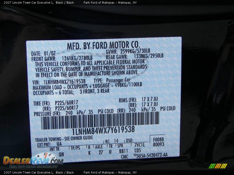 2007 Lincoln Town Car Executive L Black / Black Photo #10