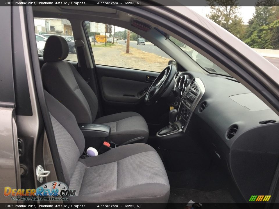 2005 Pontiac Vibe Platinum Metallic / Graphite Photo #12
