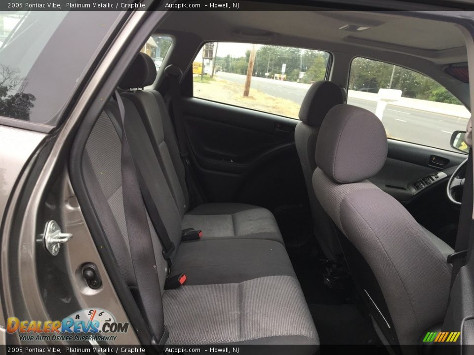 2005 Pontiac Vibe Platinum Metallic / Graphite Photo #13