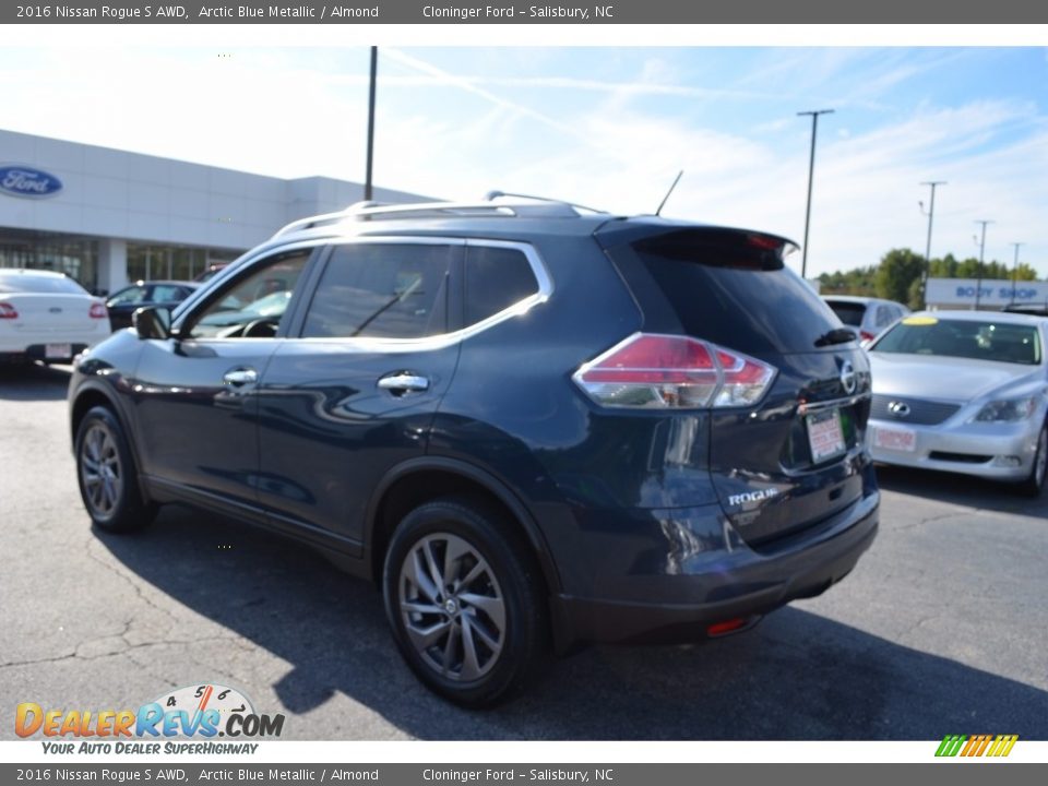 2016 Nissan Rogue S AWD Arctic Blue Metallic / Almond Photo #5