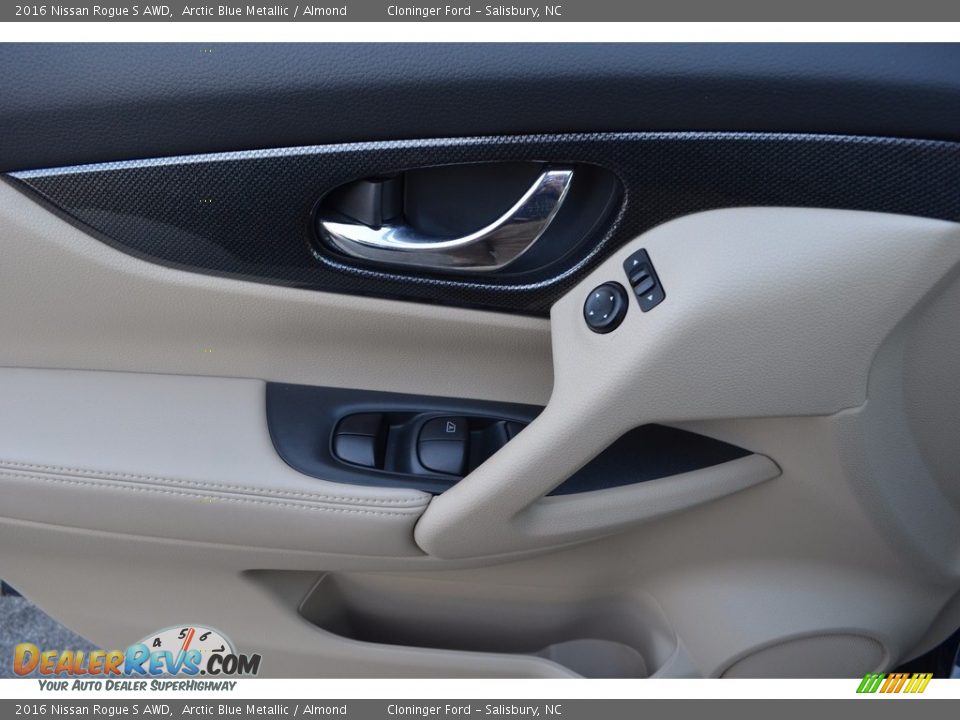 2016 Nissan Rogue S AWD Arctic Blue Metallic / Almond Photo #8