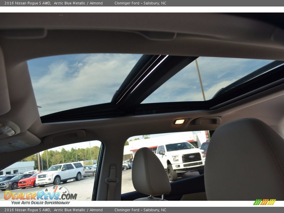 2016 Nissan Rogue S AWD Arctic Blue Metallic / Almond Photo #11