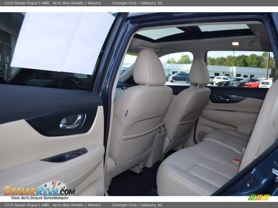 2016 Nissan Rogue S AWD Arctic Blue Metallic / Almond Photo #12