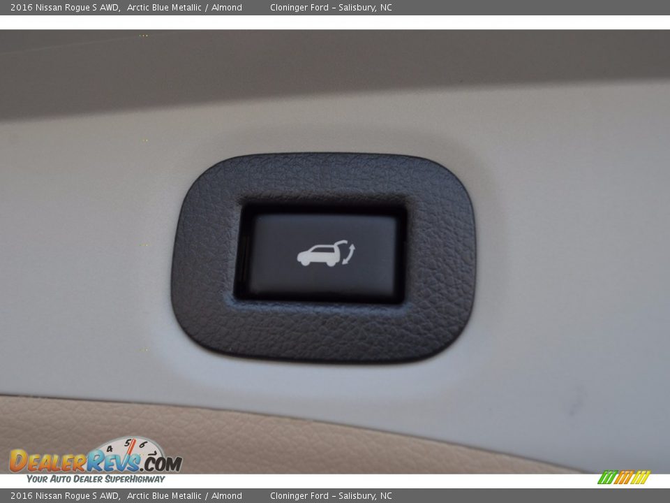 2016 Nissan Rogue S AWD Arctic Blue Metallic / Almond Photo #14