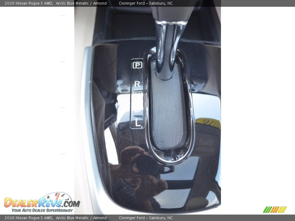 2016 Nissan Rogue S AWD Arctic Blue Metallic / Almond Photo #23