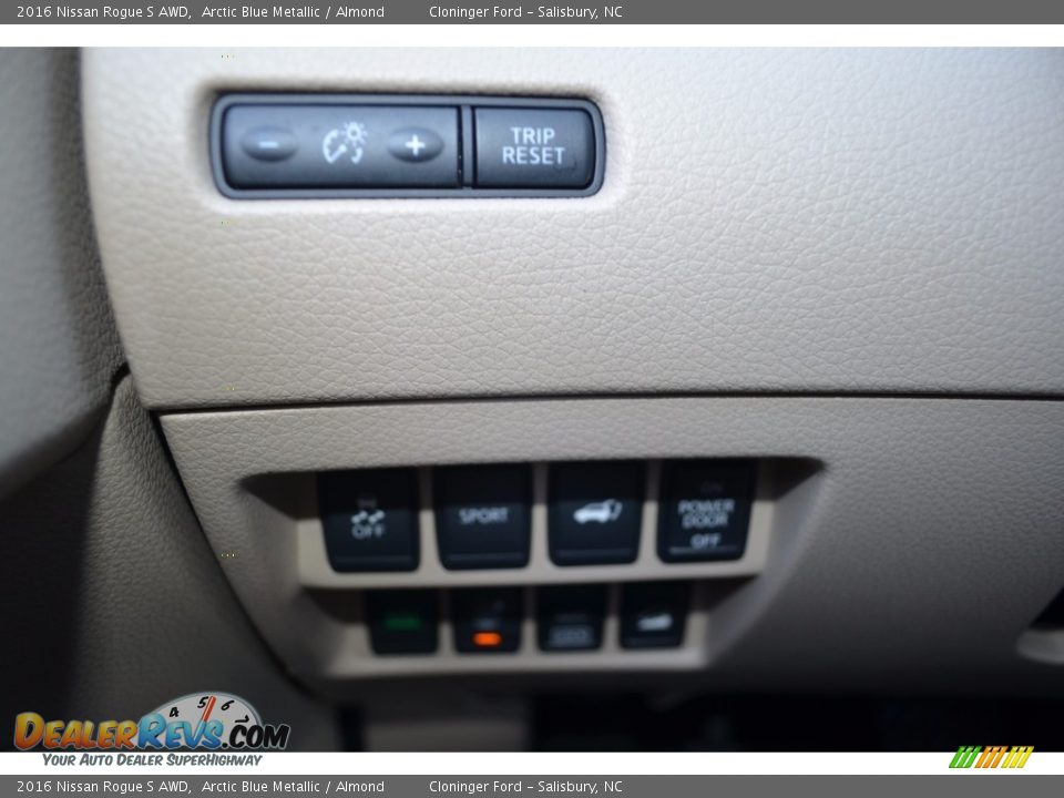 2016 Nissan Rogue S AWD Arctic Blue Metallic / Almond Photo #26