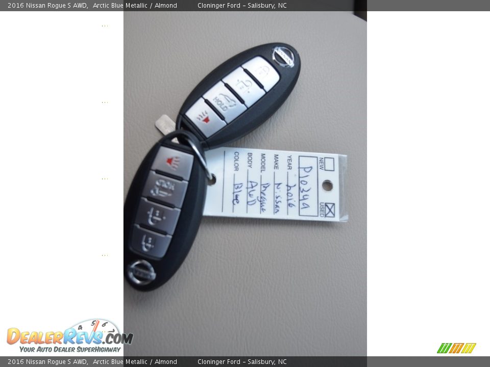 2016 Nissan Rogue S AWD Arctic Blue Metallic / Almond Photo #29