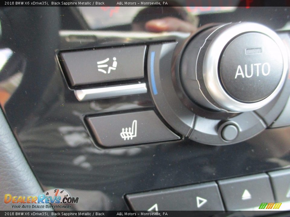 Controls of 2018 BMW X6 xDrive35i Photo #19