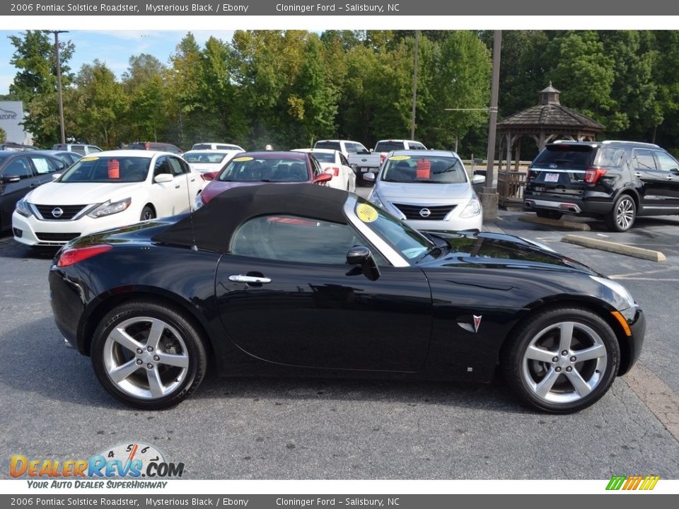 2006 Pontiac Solstice Roadster Mysterious Black / Ebony Photo #2