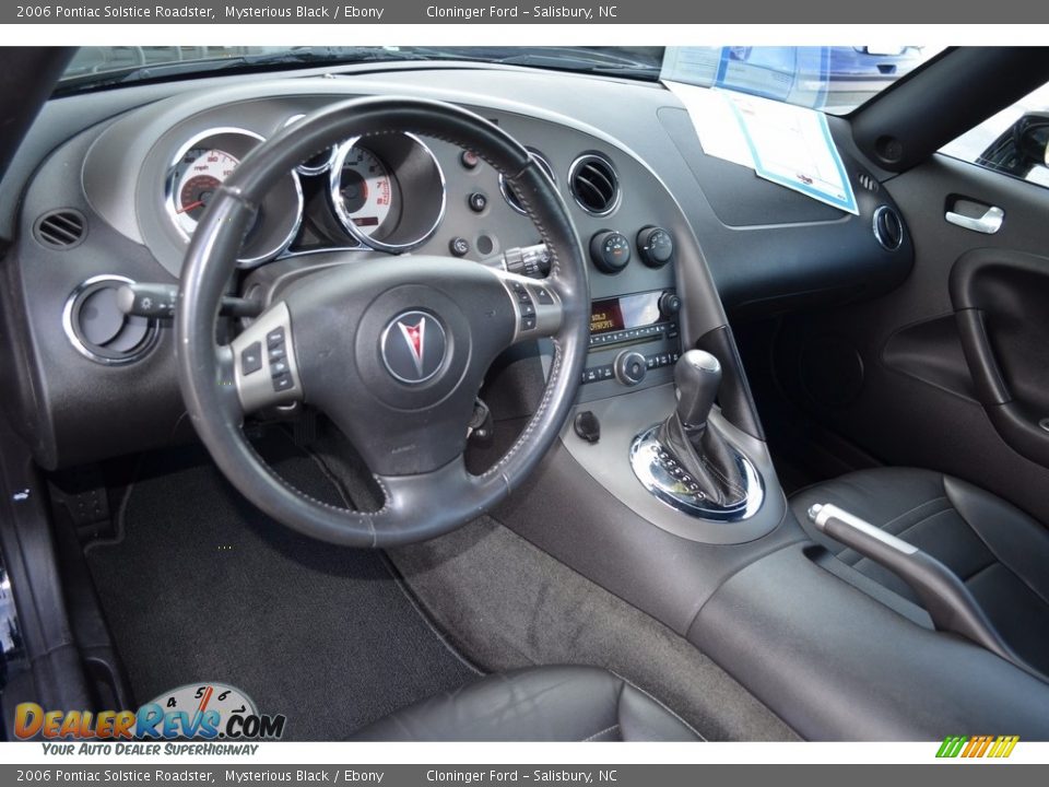 2006 Pontiac Solstice Roadster Mysterious Black / Ebony Photo #10