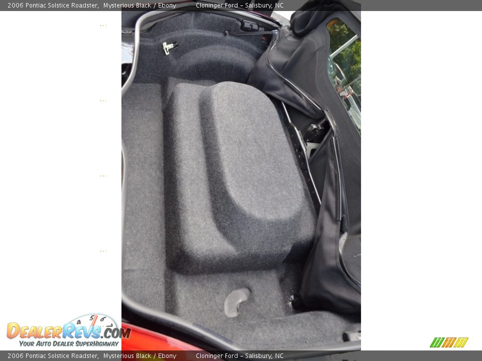 2006 Pontiac Solstice Roadster Mysterious Black / Ebony Photo #12
