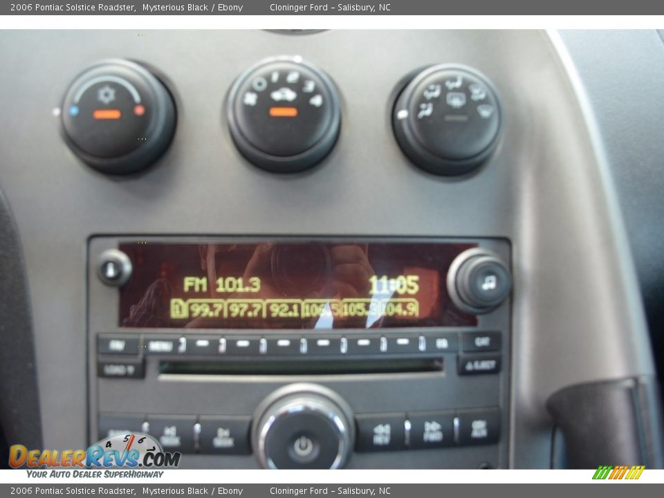 2006 Pontiac Solstice Roadster Mysterious Black / Ebony Photo #13