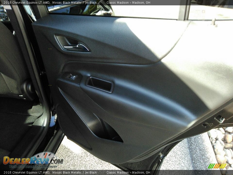 2018 Chevrolet Equinox LT AWD Mosaic Black Metallic / Jet Black Photo #11