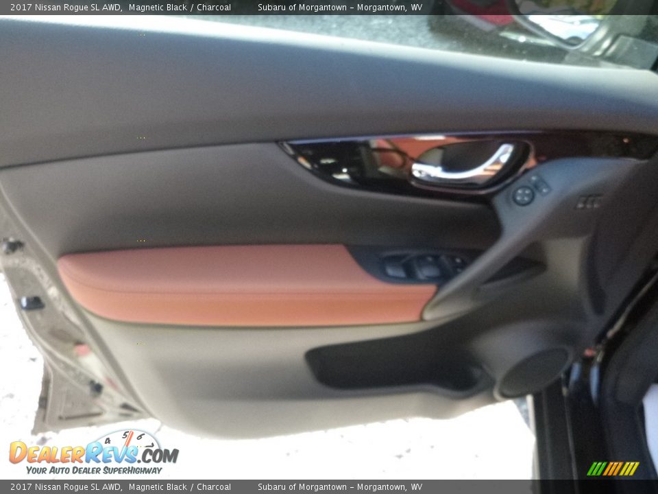 2017 Nissan Rogue SL AWD Magnetic Black / Charcoal Photo #13