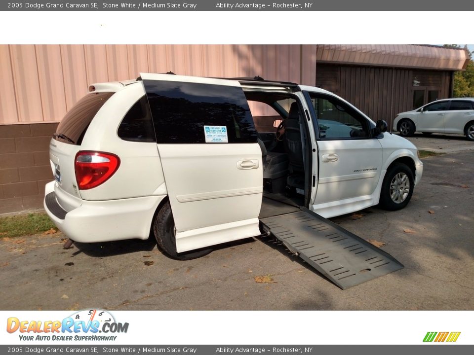 2005 Dodge Grand Caravan SE Stone White / Medium Slate Gray Photo #1