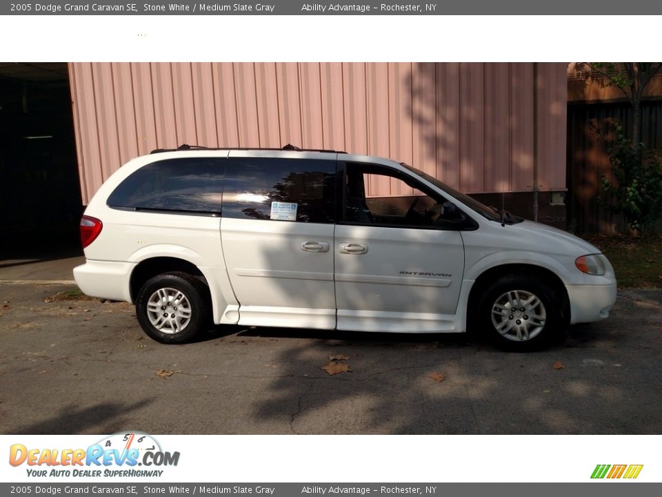 2005 Dodge Grand Caravan SE Stone White / Medium Slate Gray Photo #4