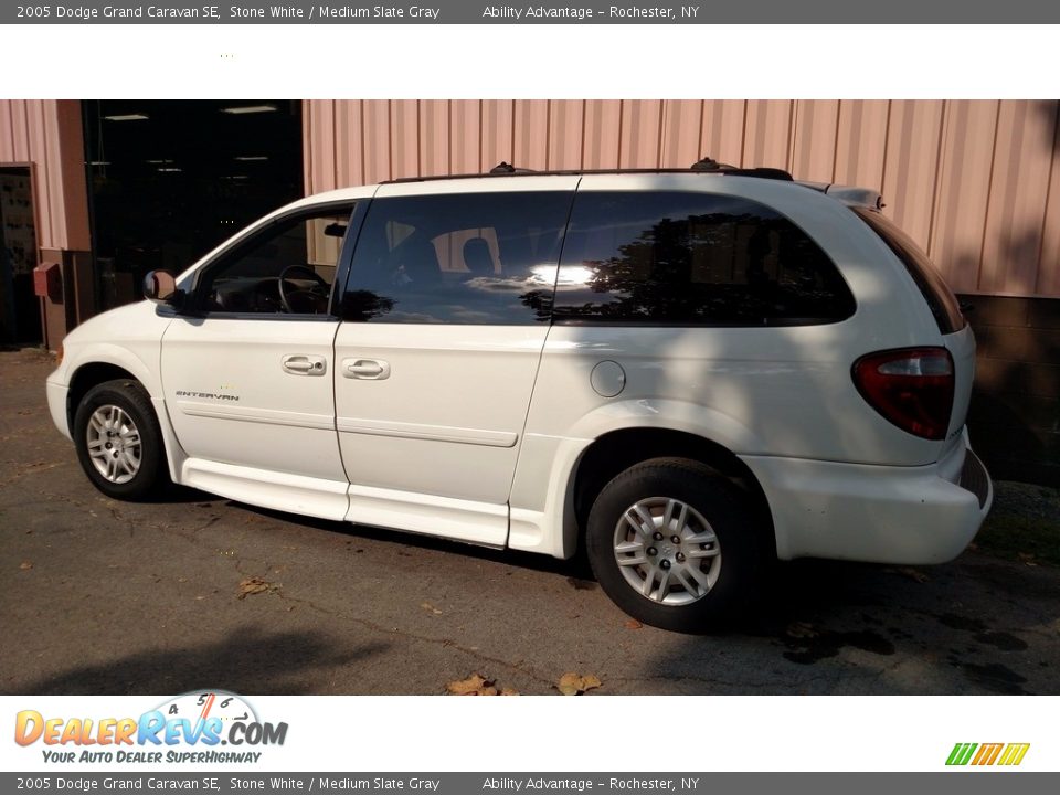 2005 Dodge Grand Caravan SE Stone White / Medium Slate Gray Photo #9