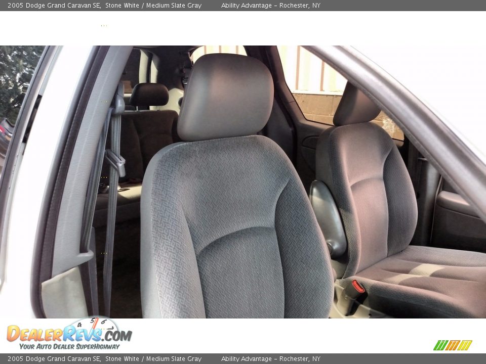 2005 Dodge Grand Caravan SE Stone White / Medium Slate Gray Photo #24