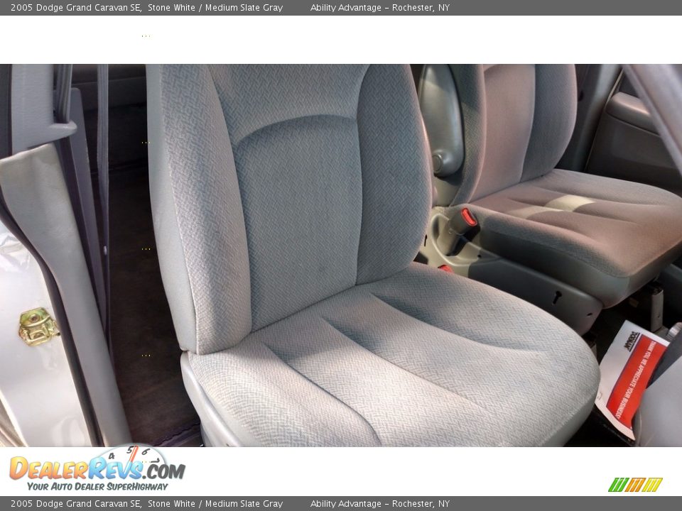 2005 Dodge Grand Caravan SE Stone White / Medium Slate Gray Photo #25