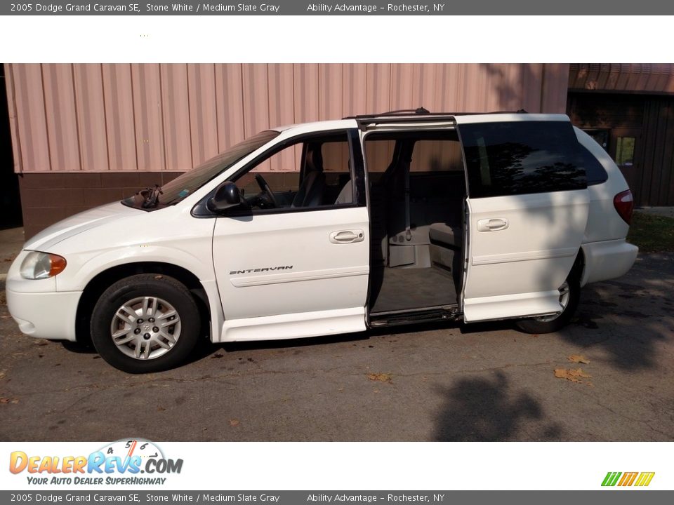2005 Dodge Grand Caravan SE Stone White / Medium Slate Gray Photo #26