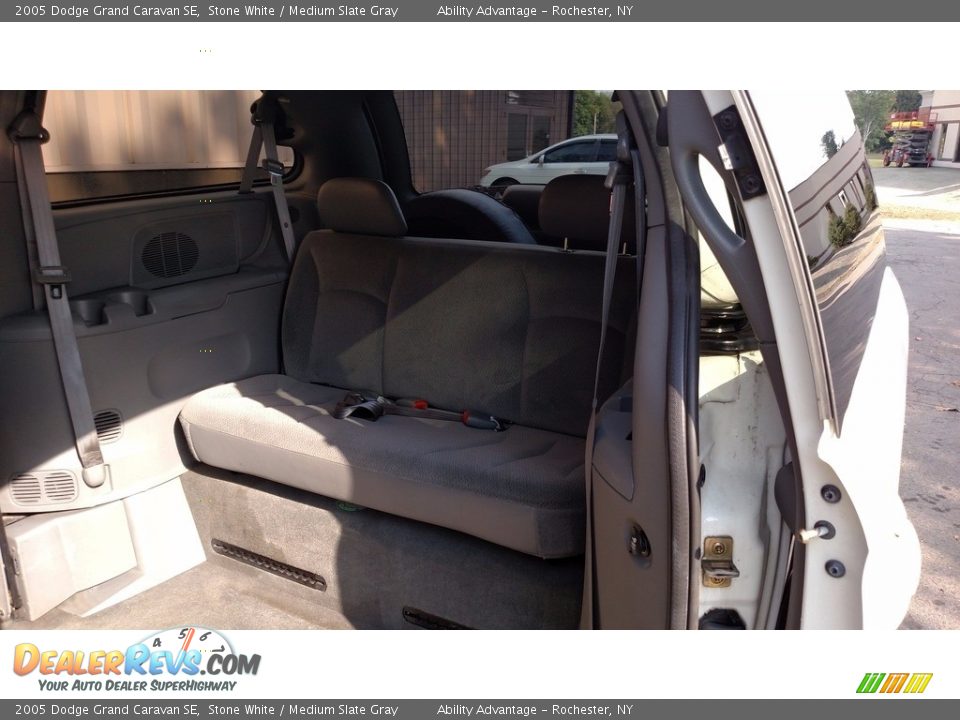2005 Dodge Grand Caravan SE Stone White / Medium Slate Gray Photo #29