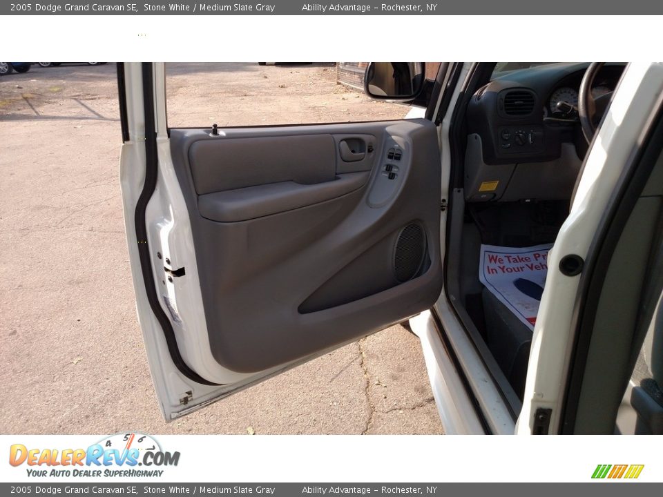 2005 Dodge Grand Caravan SE Stone White / Medium Slate Gray Photo #30