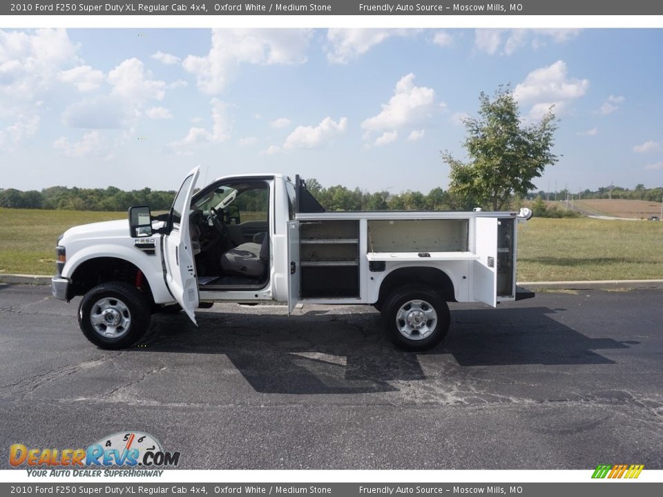 2010 Ford F250 Super Duty XL Regular Cab 4x4 Oxford White / Medium Stone Photo #3
