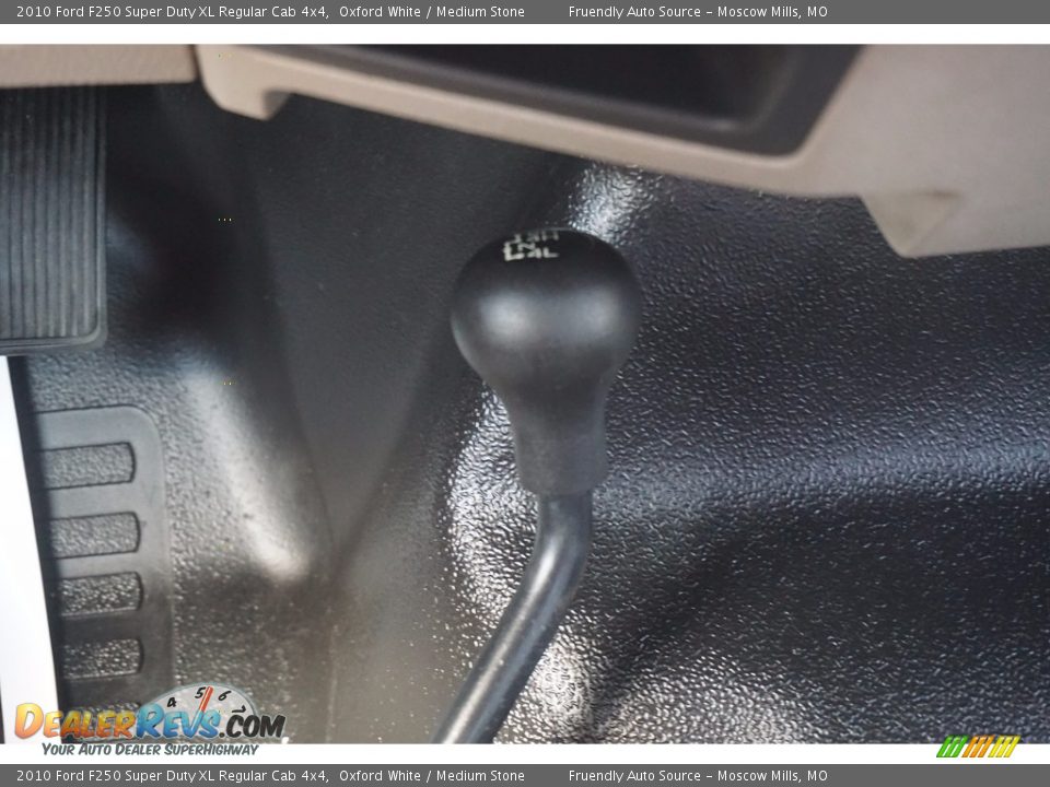 2010 Ford F250 Super Duty XL Regular Cab 4x4 Oxford White / Medium Stone Photo #8