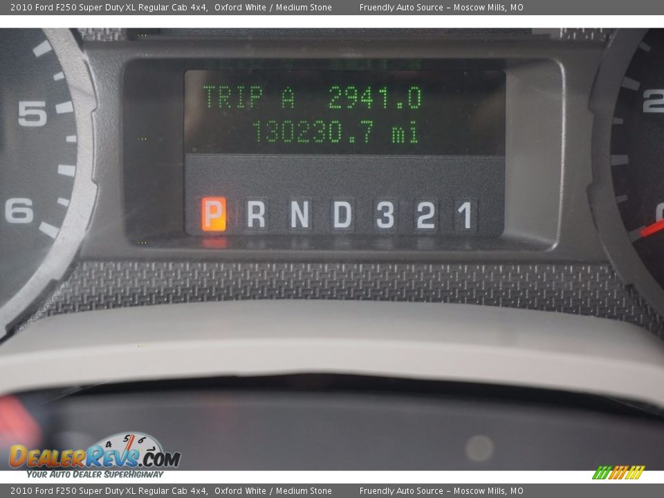 2010 Ford F250 Super Duty XL Regular Cab 4x4 Oxford White / Medium Stone Photo #20