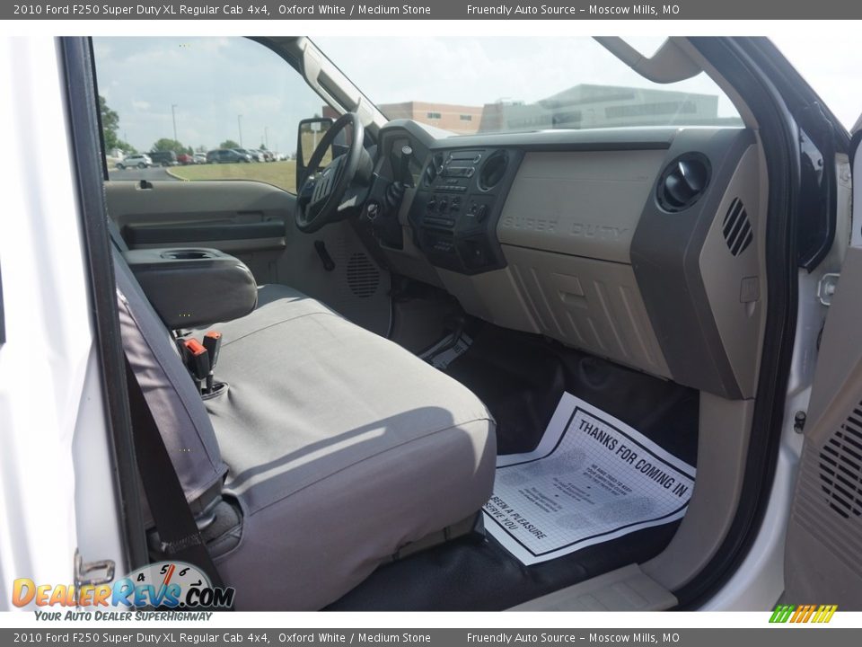 2010 Ford F250 Super Duty XL Regular Cab 4x4 Oxford White / Medium Stone Photo #21