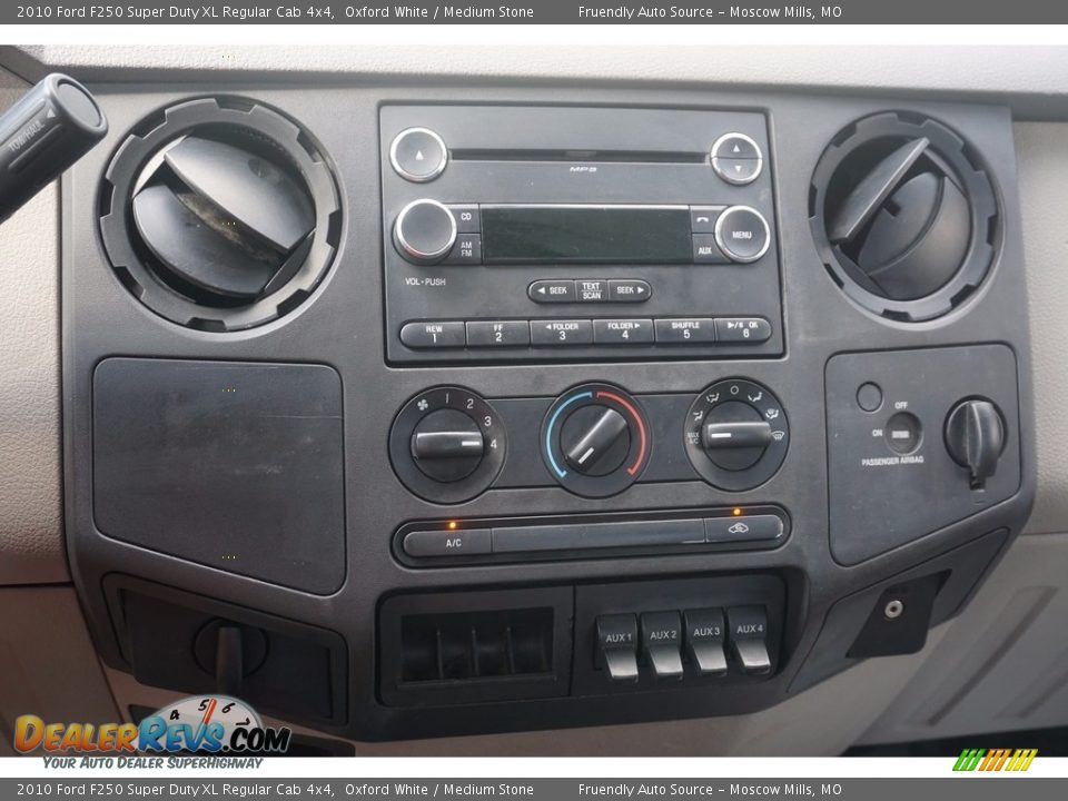 2010 Ford F250 Super Duty XL Regular Cab 4x4 Oxford White / Medium Stone Photo #22