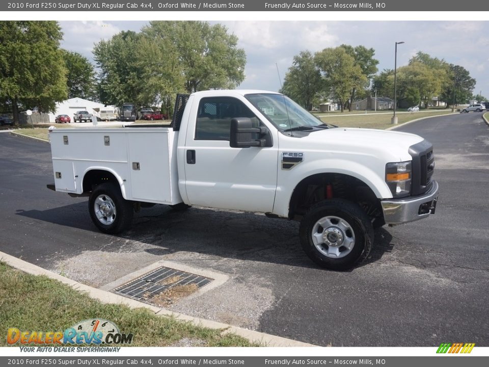 2010 Ford F250 Super Duty XL Regular Cab 4x4 Oxford White / Medium Stone Photo #32