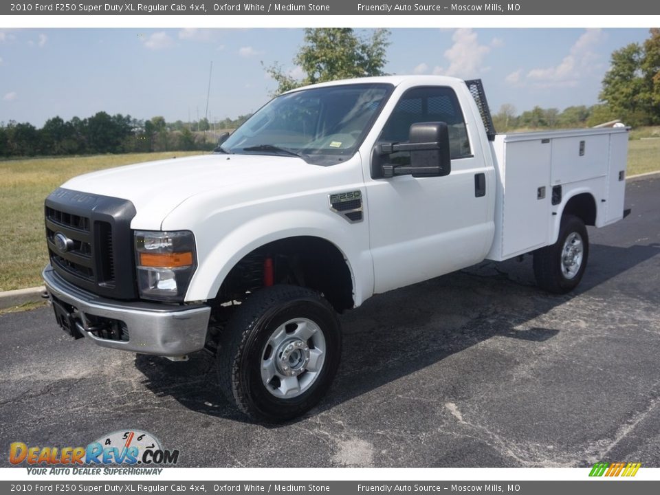 2010 Ford F250 Super Duty XL Regular Cab 4x4 Oxford White / Medium Stone Photo #35