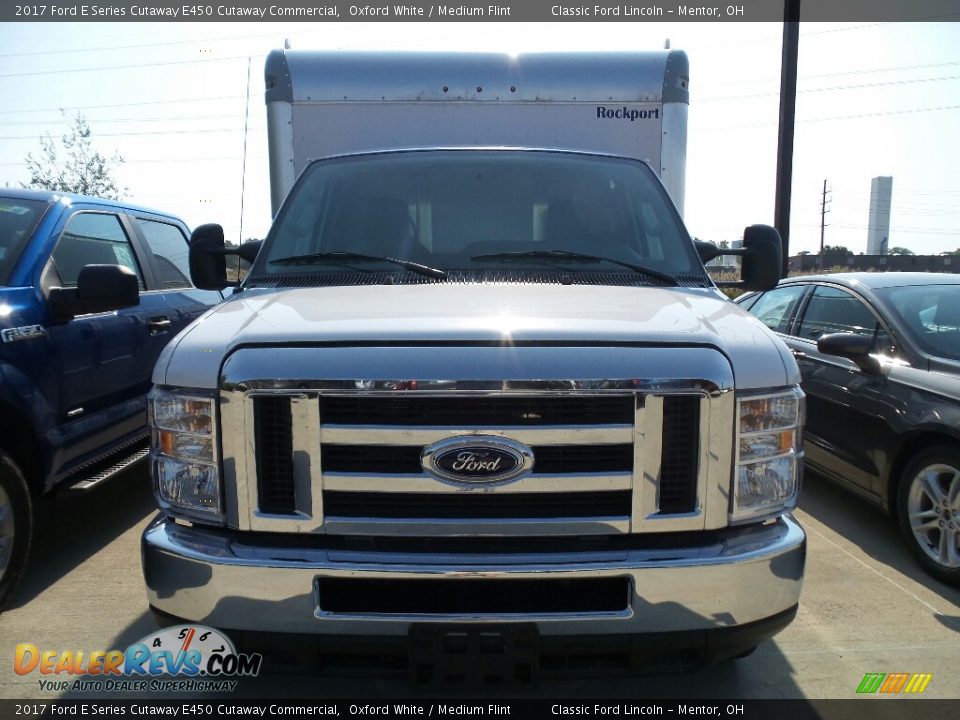 2017 Ford E Series Cutaway E450 Cutaway Commercial Oxford White / Medium Flint Photo #2
