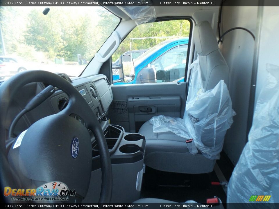 2017 Ford E Series Cutaway E450 Cutaway Commercial Oxford White / Medium Flint Photo #3