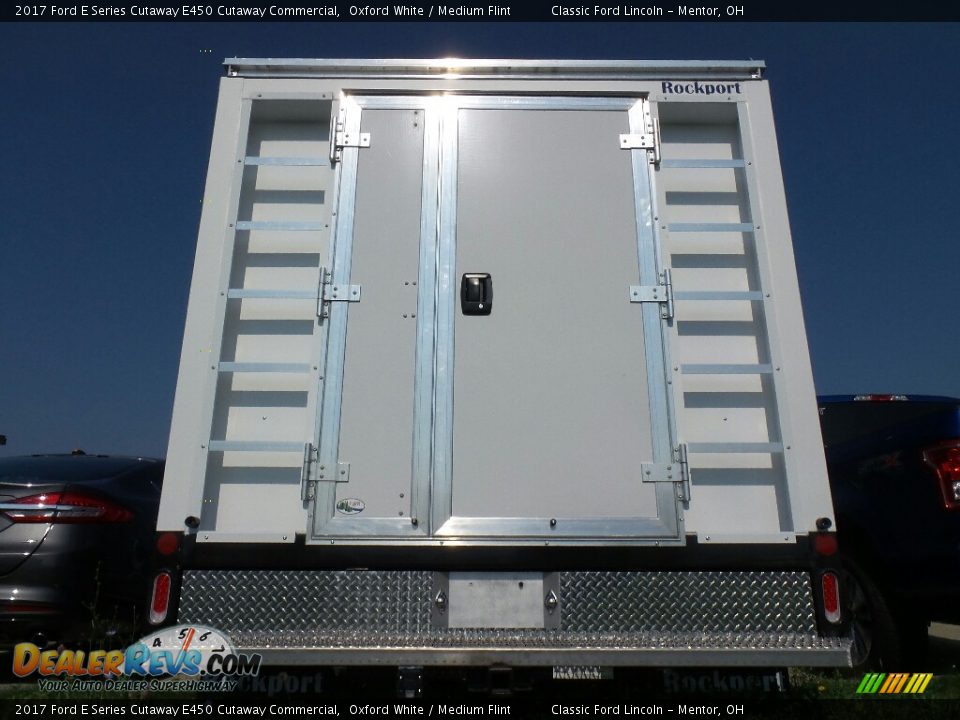 2017 Ford E Series Cutaway E450 Cutaway Commercial Oxford White / Medium Flint Photo #5